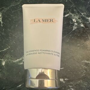 La Mer The Essence Foaming Cleanser + Facial Pads + Gift Box (Like New)